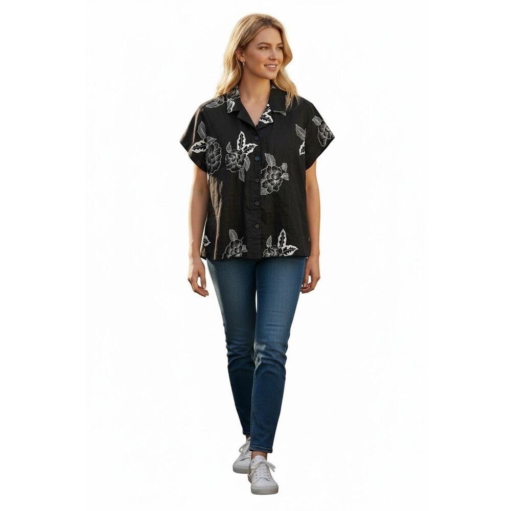 John Paul Richard Uniform Womens Sz Large 100% Linen Button Down Floral Blouse